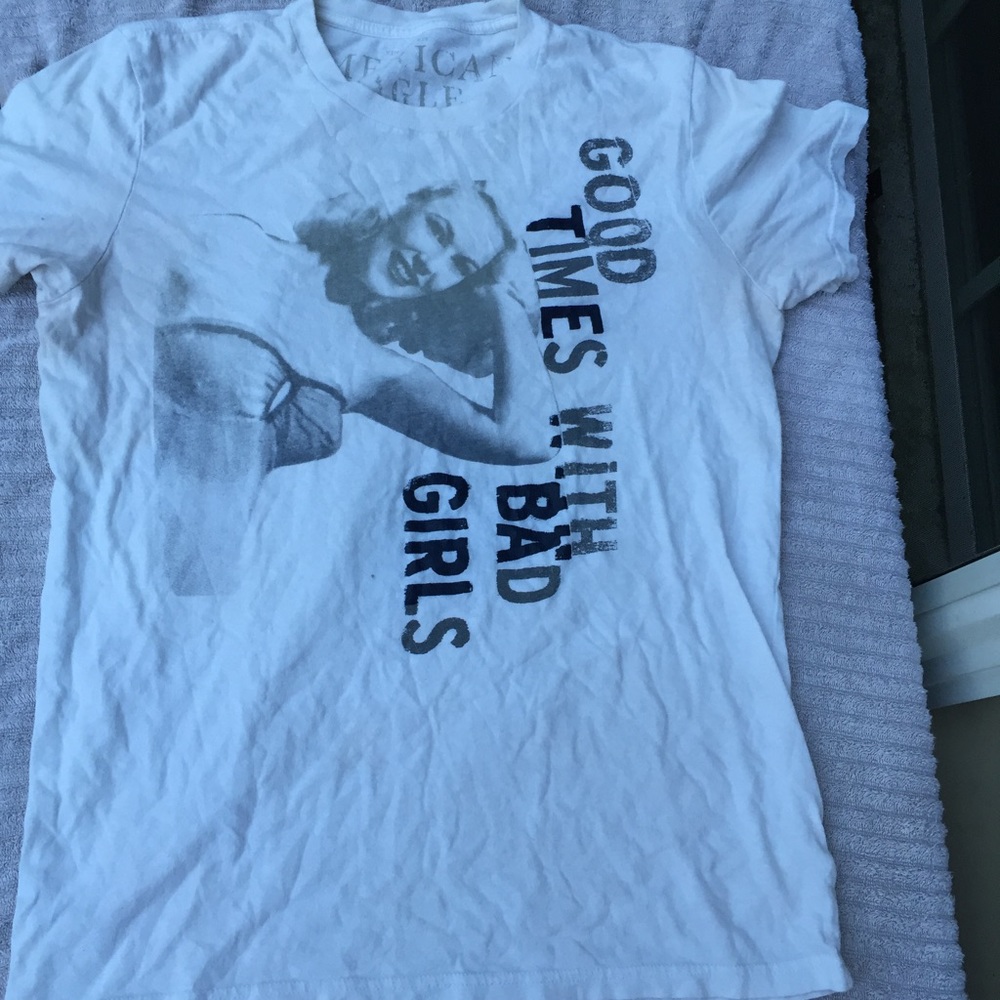 COPY - Graphic tee!!